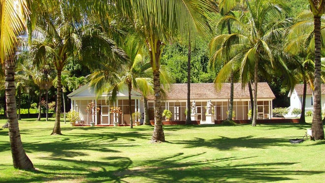 4. Hawaii     • Avg. equity gain, 12 months through Q2 2021:  +$86,000     • Median household income:  $83,102 (4th highest)     • Median home listing price:  $725,000 (2nd highest)     • Pct. of homeowners who owe more than their home is worth:  1.4% (14th least)